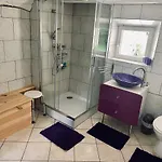 Vakantiehuis Nadege A L Ombre D'une Tour