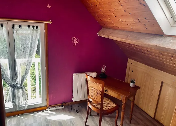 Nadege A L Ombre D'une Tour Tournebu